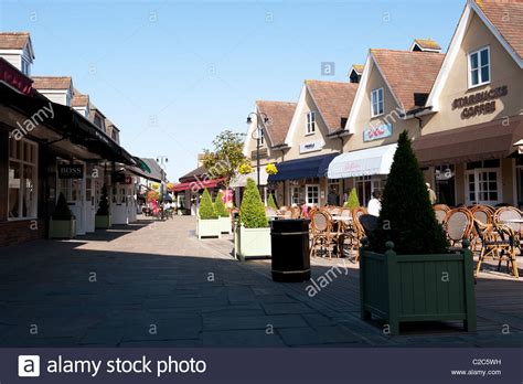 Designer Outlet Shopping in Oxfordshire .